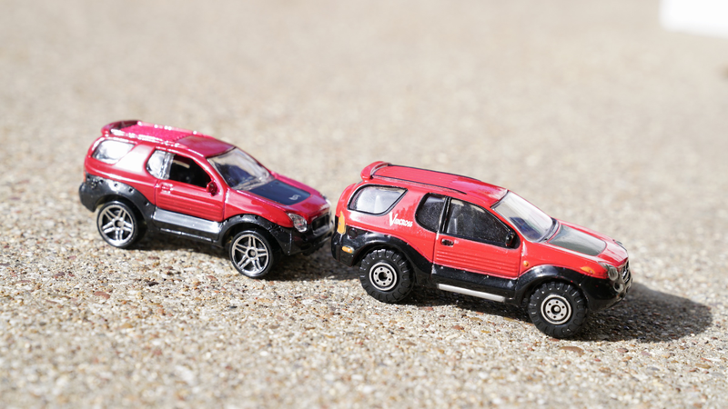 Illustration for article titled RealToy vs Hot Wheels